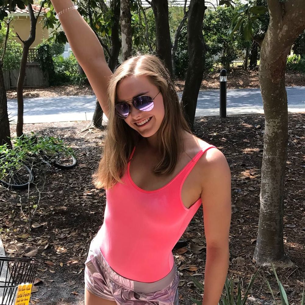 Meet your Posher, Chloe